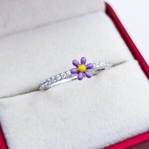 Sterling Silver Purple Daisy Ring with Cubic Zirconia